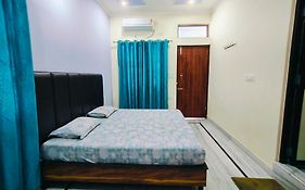 Deepak Homestay